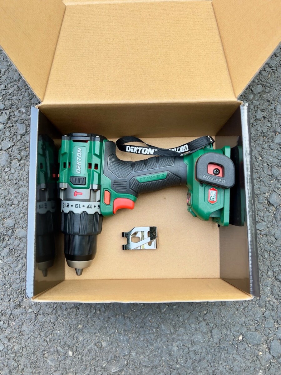 Máy khoan pin Dekton M21-ID13100PLUS