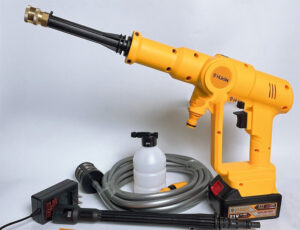 Máy rửa xe dùng pin Hukan