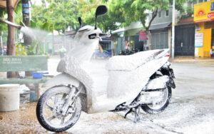 Tần suất rửa xe phụ thuộc vào môi trường và điều kiện sử dụng xe
