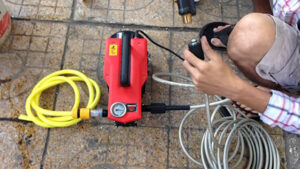 Khi máy rửa xe bị yếu, không chỉ ảnh hưởng tới hiệu suất làm sạch mà còn có thể dẫn tới những sự cố không mong muốn